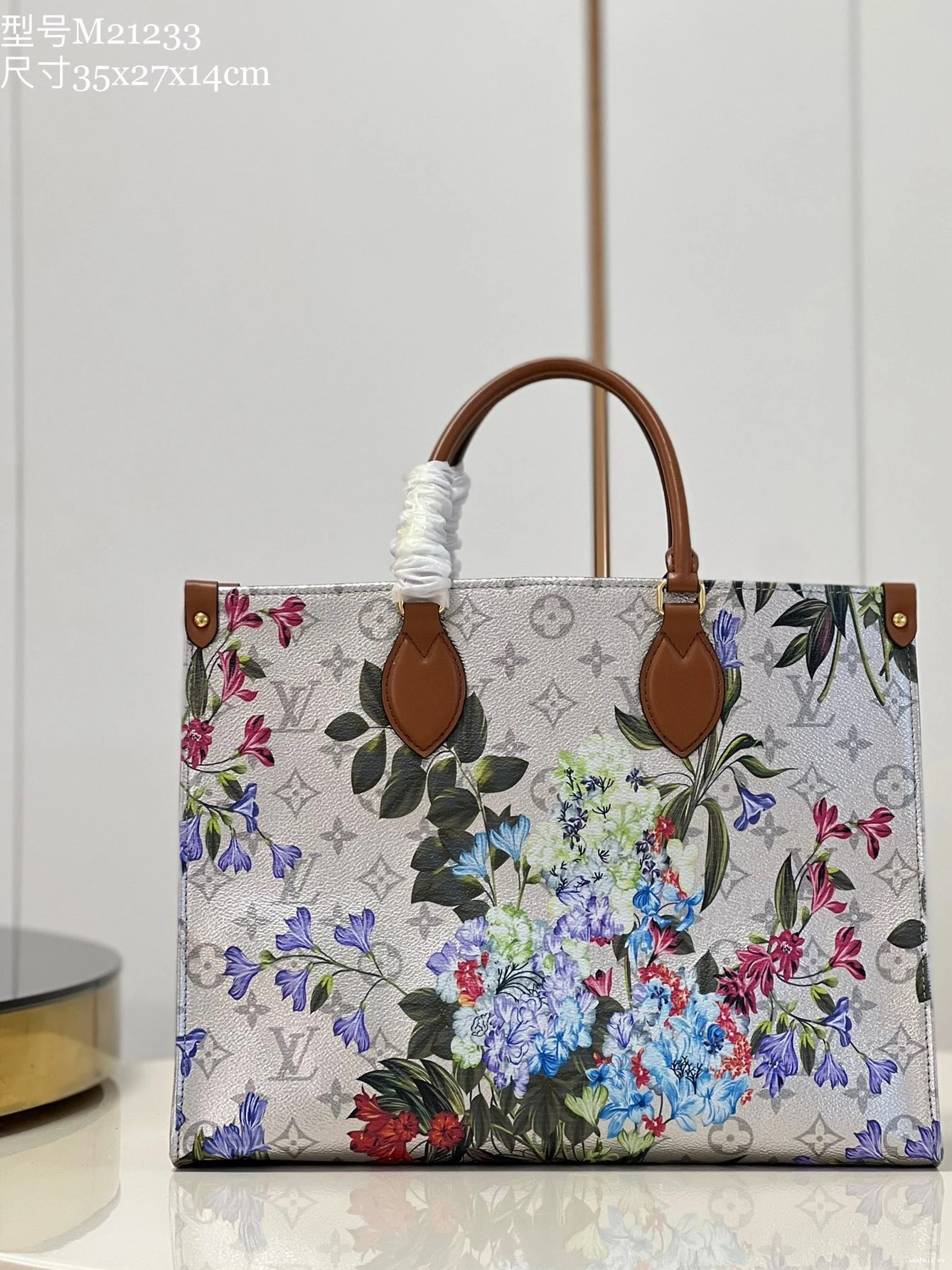 WIS VUITTON LOUIS MM ONTHEGO 1005